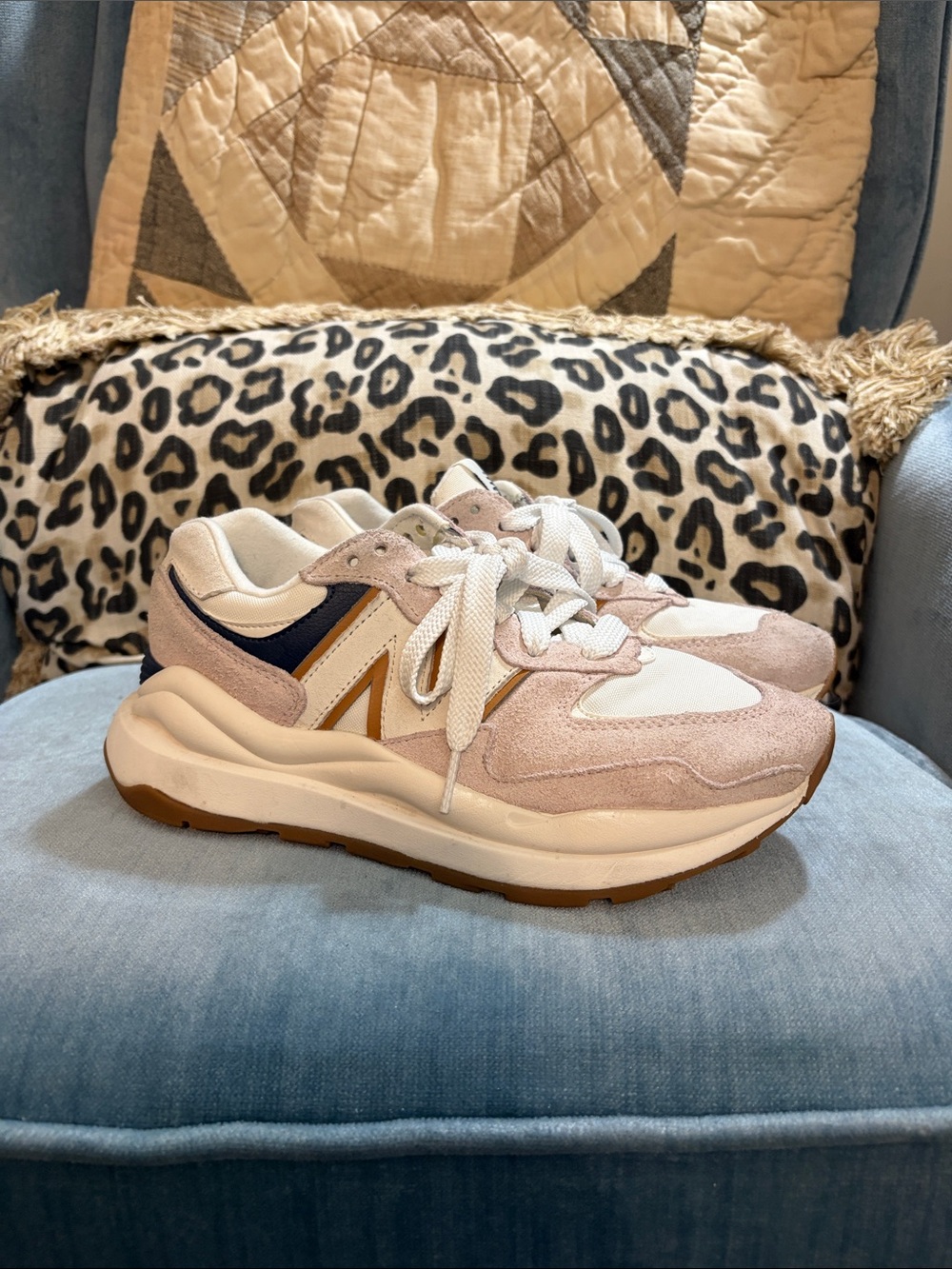 New Balance Pink White Navy Platform Sneakers says 7.5 but fit like a 7.